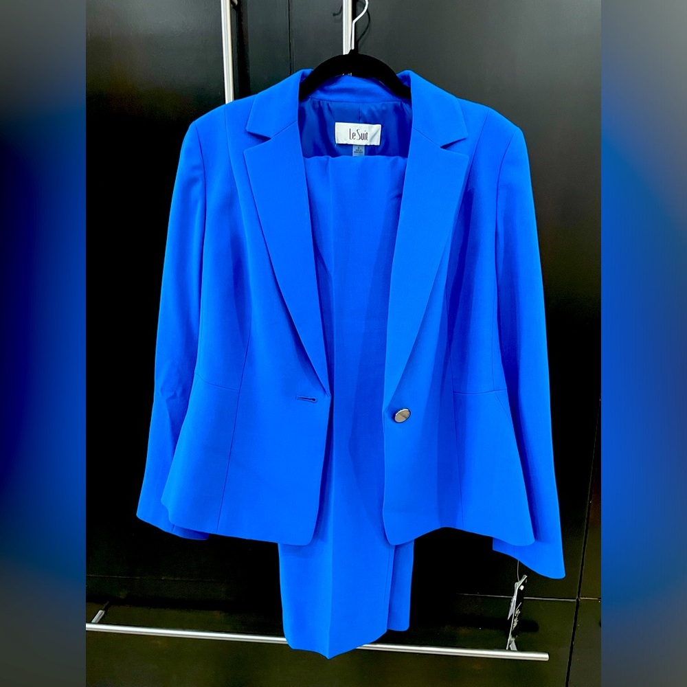 Women’s blue blazer suit